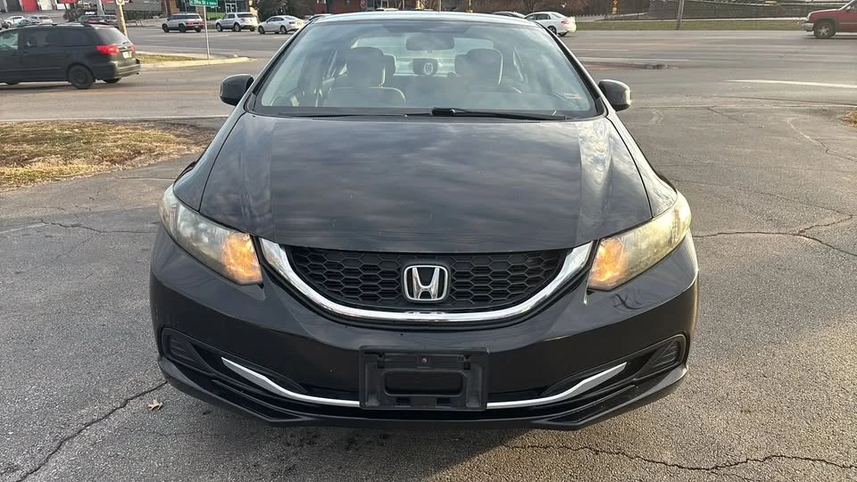 2013 Honda Civic 9th Gen - Image 3 of 13