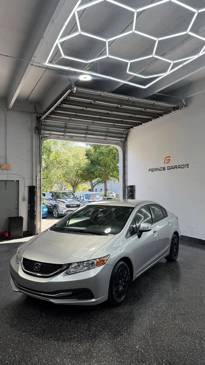 2013 Honda Civic 9th Gen - Image 2 of 7