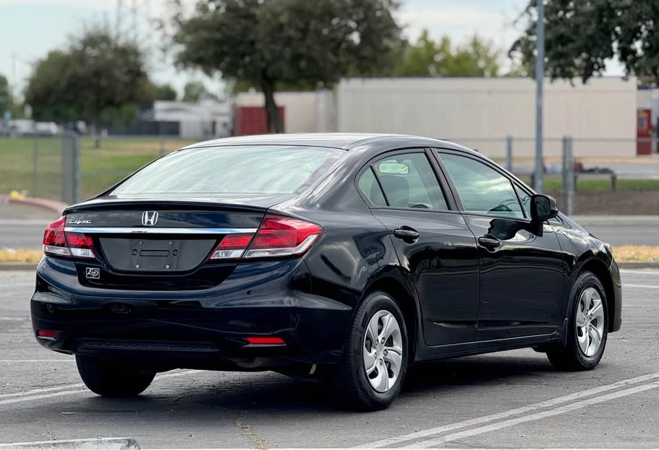 2013 Honda Civic 9th Gen - Image 8 of 17