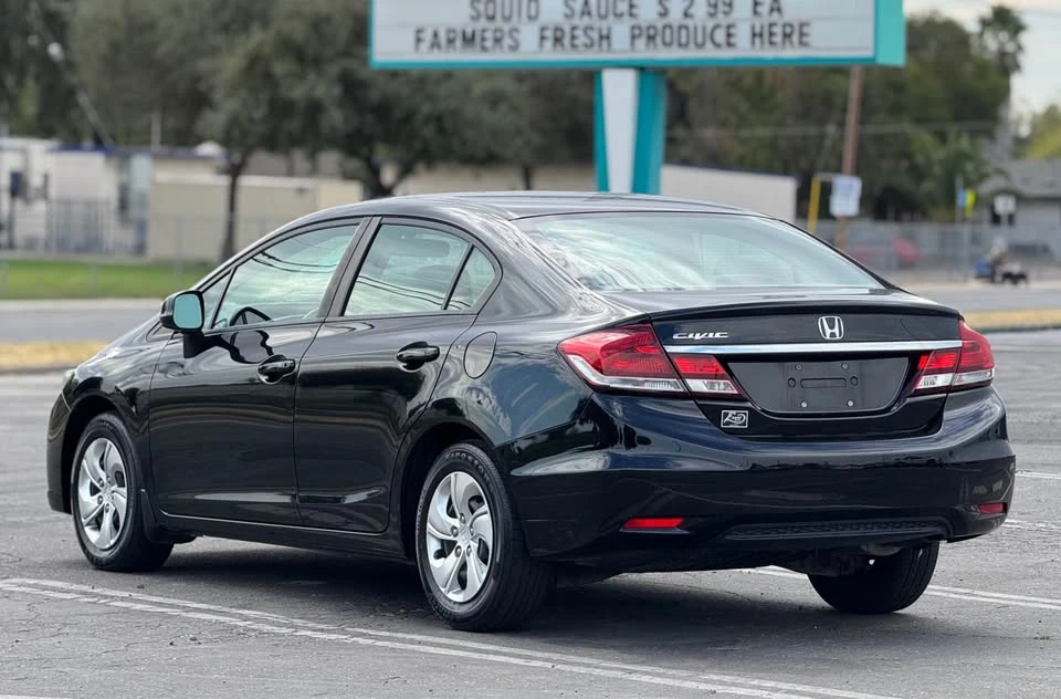 2013 Honda Civic 9th Gen - Image 6 of 17