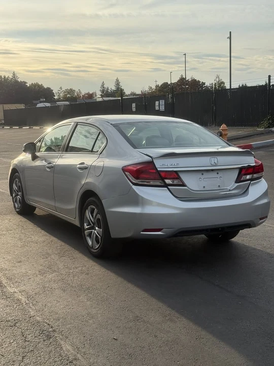 2013 Honda Civic 9th Gen - Image 4 of 8