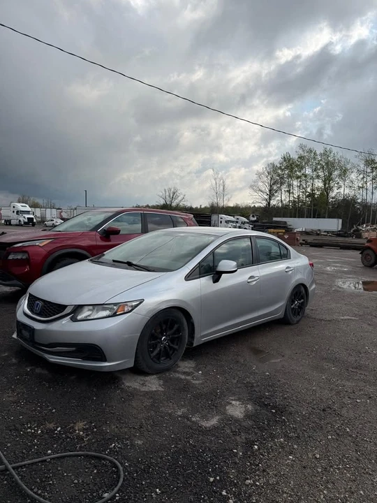 2013 Honda Civic 9th Gen - Image 2 of 8