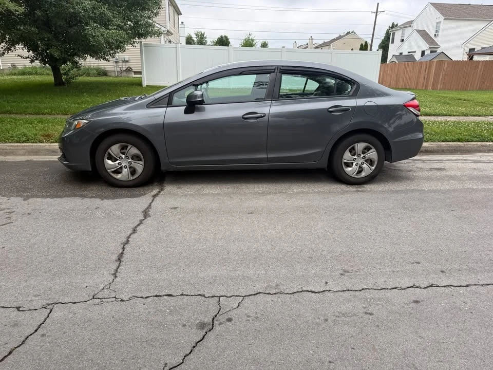 2013 Honda Civic 9th Gen - Image 2 of 10