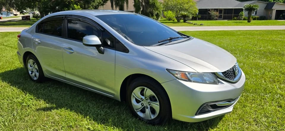 2013 Honda Civic 9th Gen - Image 2 of 4