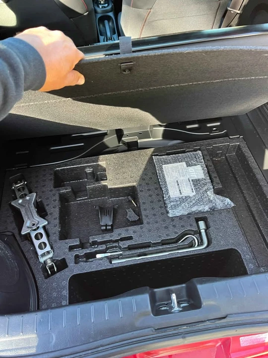 2013 Honda CR-Z - Image 10 of 11