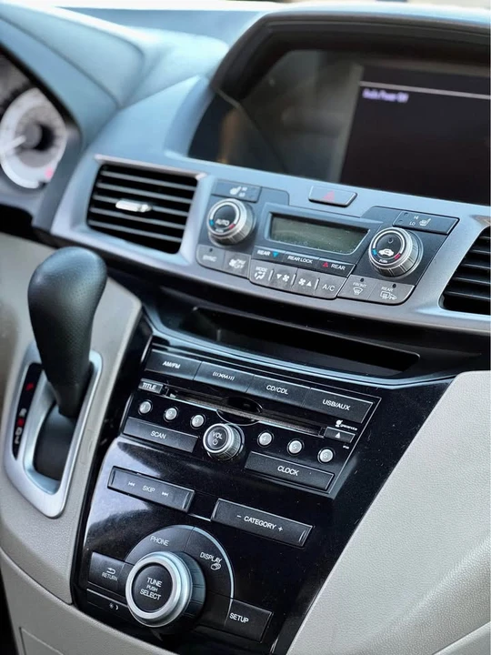 2013 Honda Odyssey - Image 11 of 13