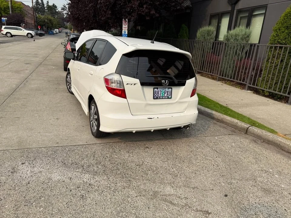2013 Honda Fit - Image 5 of 10