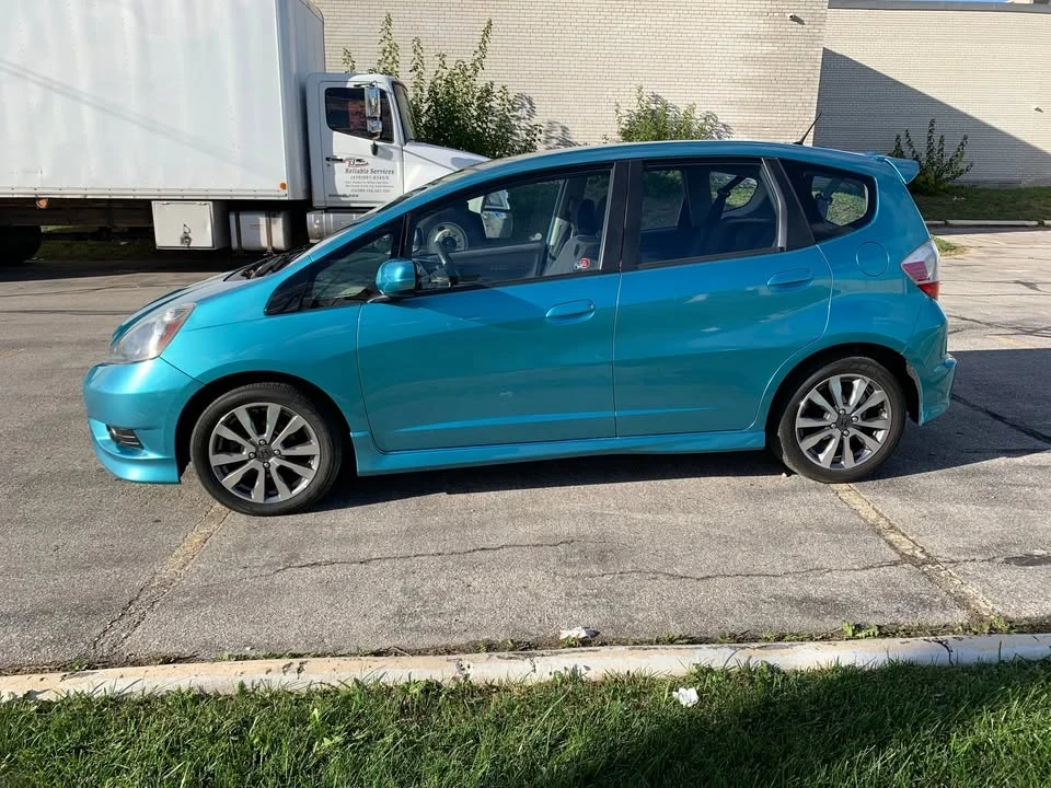 2013 Honda Fit - Image 2 of 8
