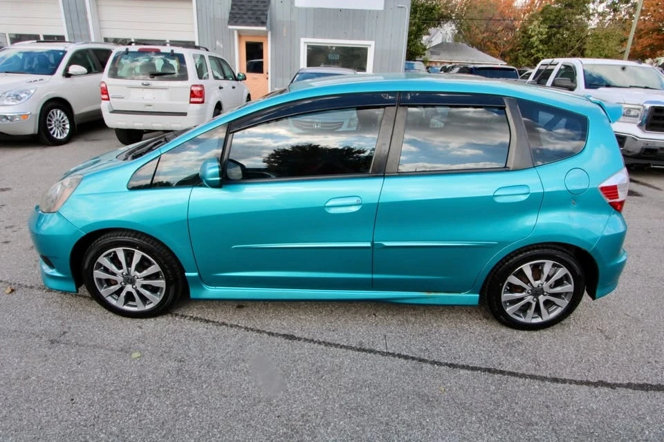 2013 Honda Fit - Image 3 of 17