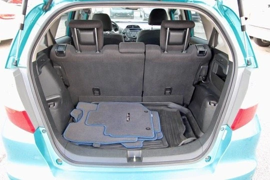 2013 Honda Fit - Image 14 of 17