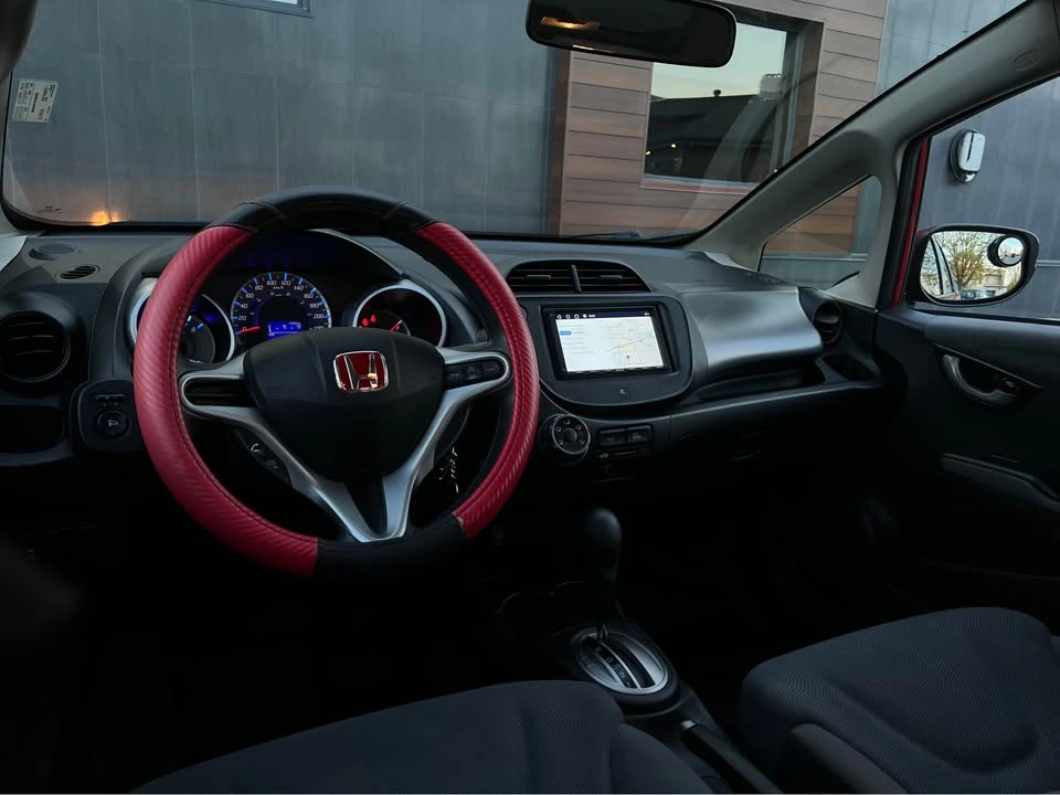 2013 Honda Fit - Image 10 of 14