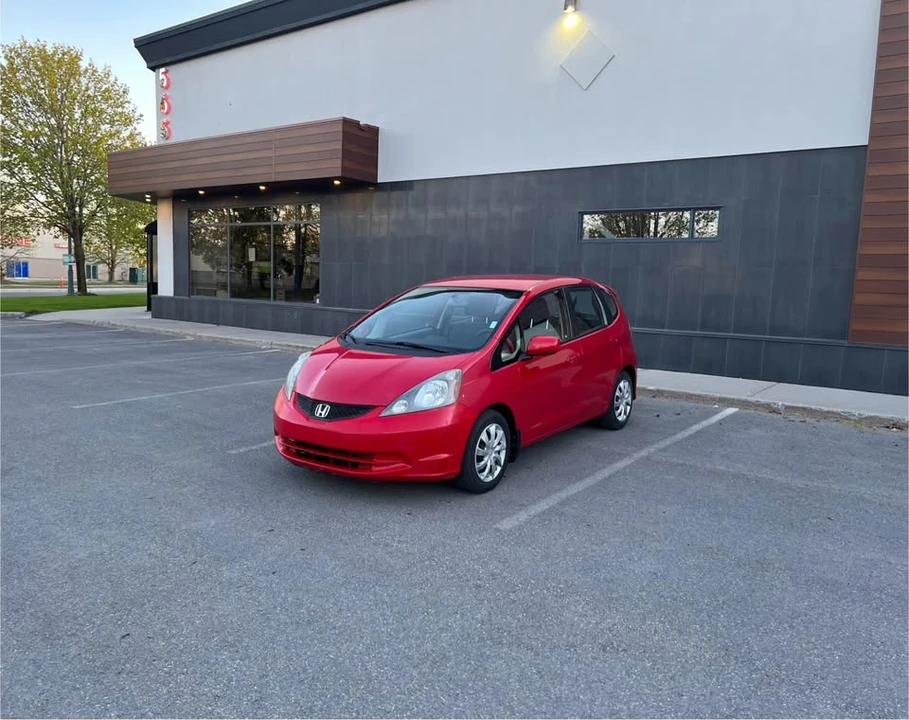 2013 Honda Fit - Image 9 of 14