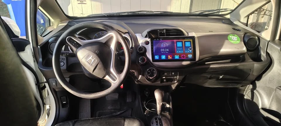 2013 Honda Fit - Image 3 of 9