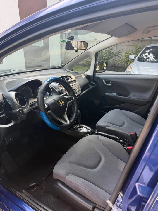 2013 Honda Fit - Image 8 of 9