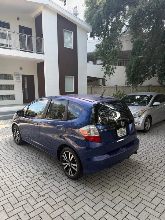 2013 Honda Fit - Image 6 of 9