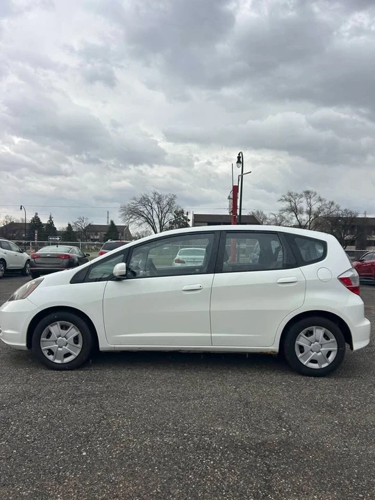 2013 Honda Fit - Image 9 of 14