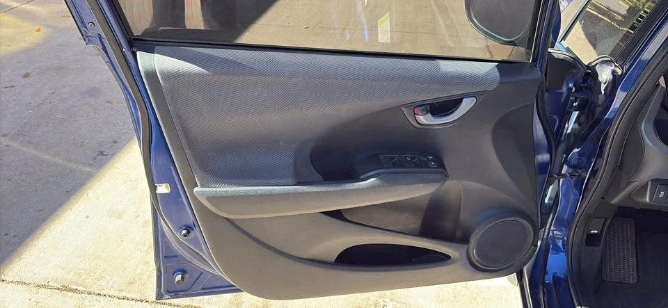 2013 Honda Fit - Image 9 of 12