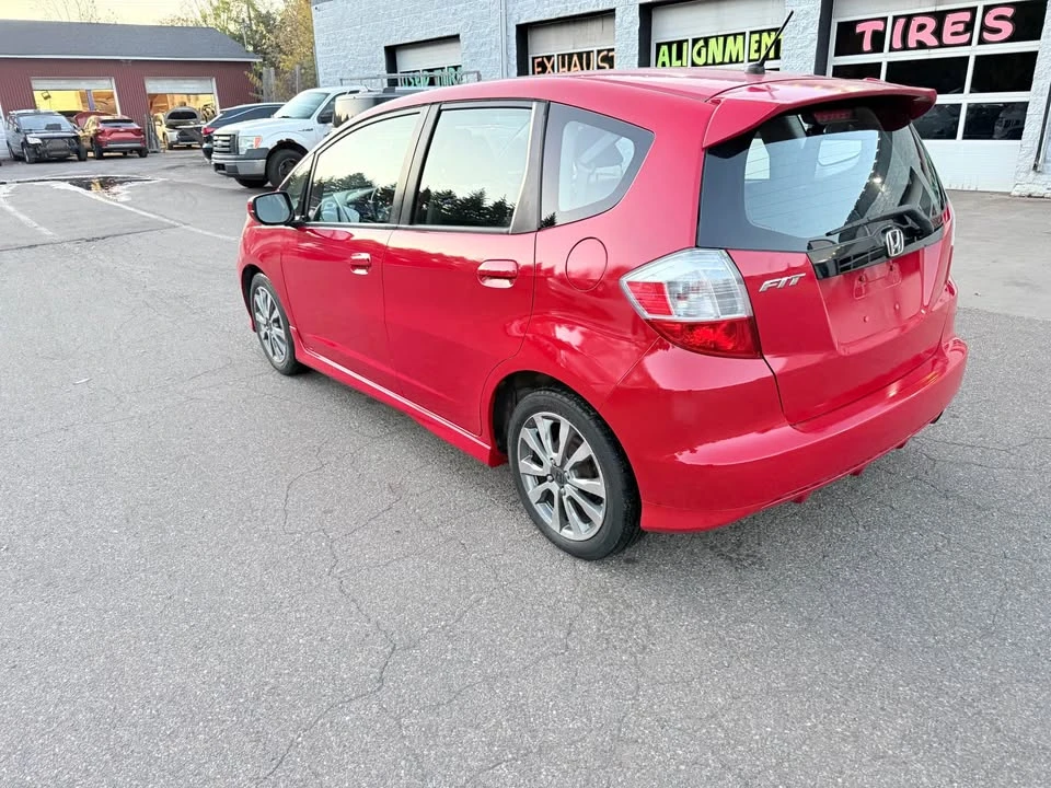 2013 Honda Fit - Image 9 of 12