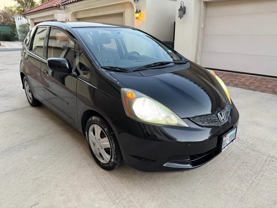 2013 Honda Fit - Image 2 of 8