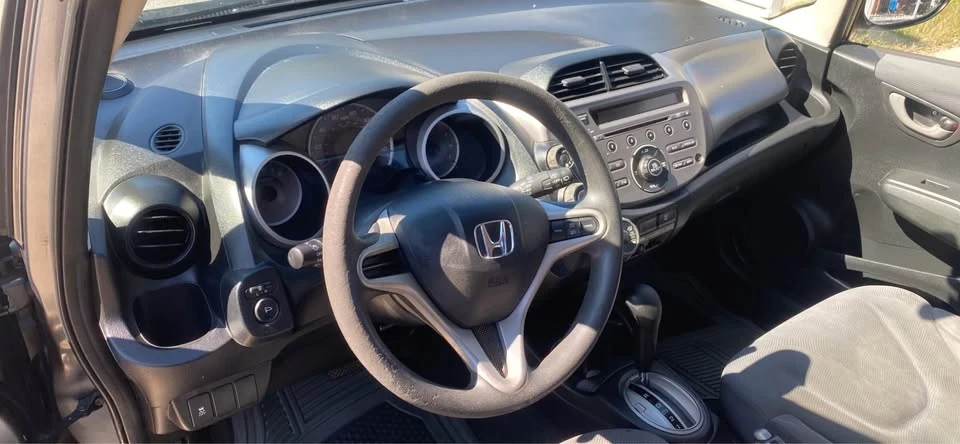 2013 Honda Fit - Image 11 of 19