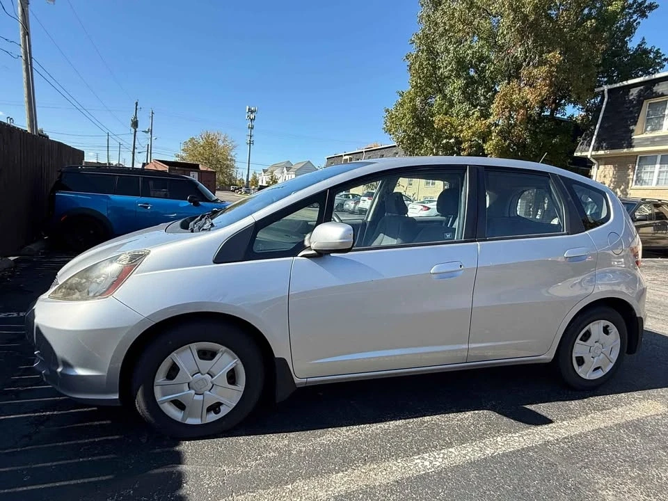 2013 Honda Fit - Image 2 of 10