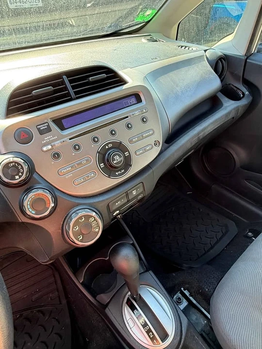 2013 Honda Fit - Image 5 of 10