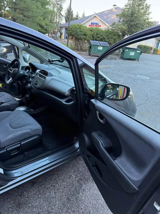 2013 Honda Fit - Image 14 of 15