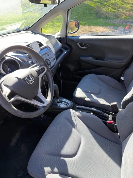 2013 Honda Fit - Image 6 of 7