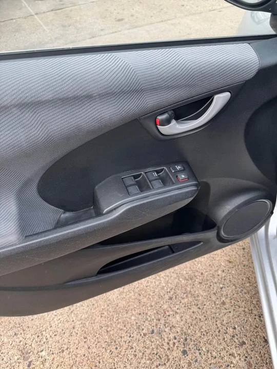 2013 Honda Fit - Image 5 of 7