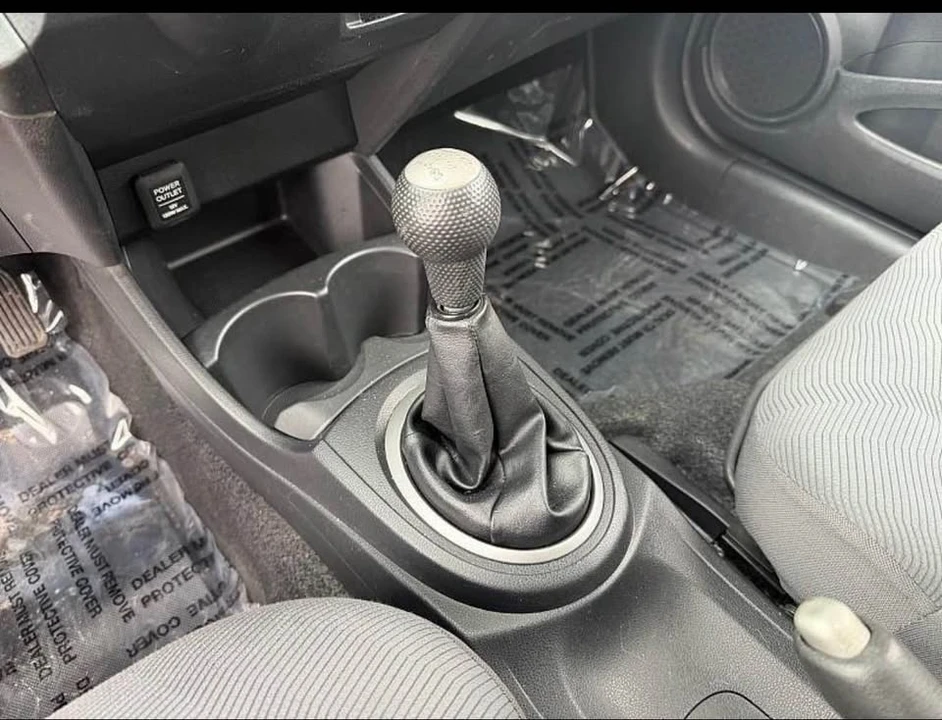 2013 Honda Fit - Image 3 of 8