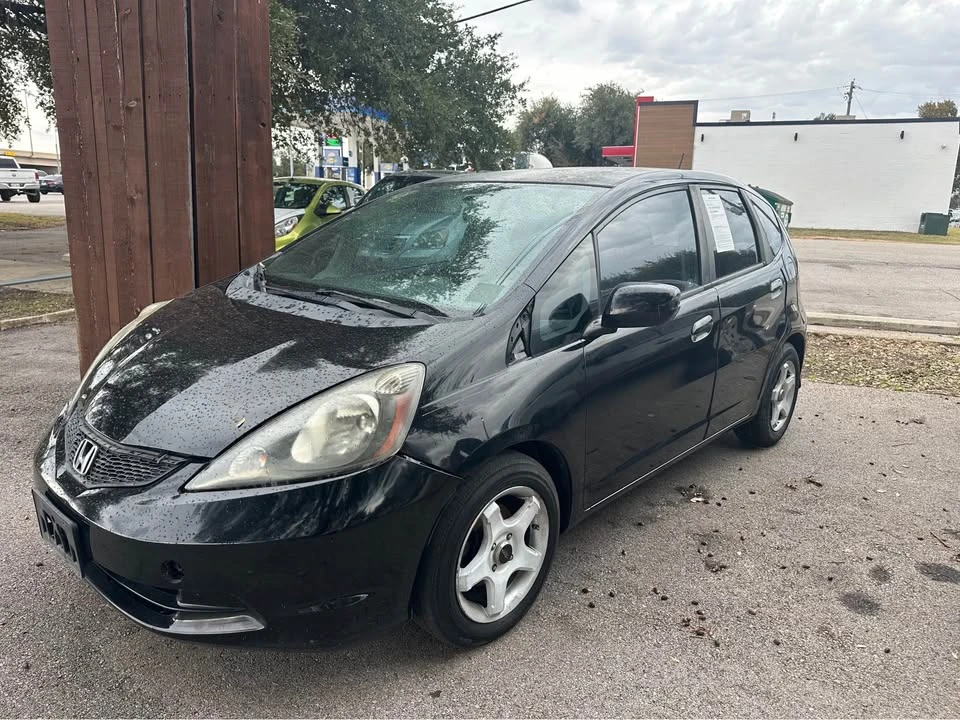 2013 Honda Fit - Image 2 of 2