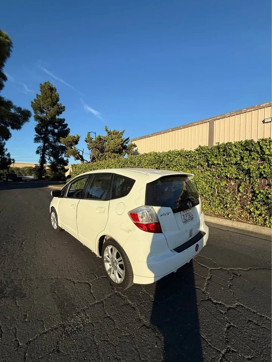 2013 Honda Fit - Image 10 of 15