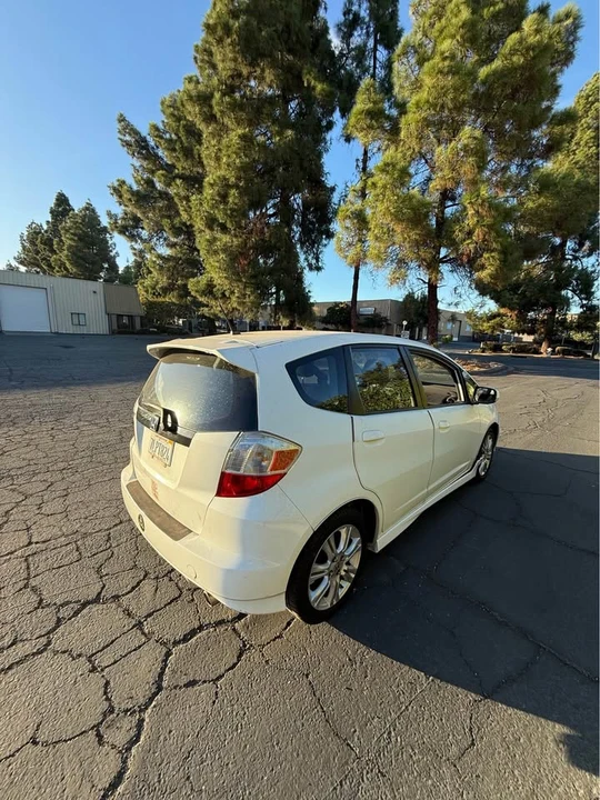 2013 Honda Fit - Image 8 of 15