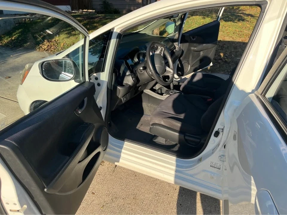 2013 Honda Fit - Image 10 of 20
