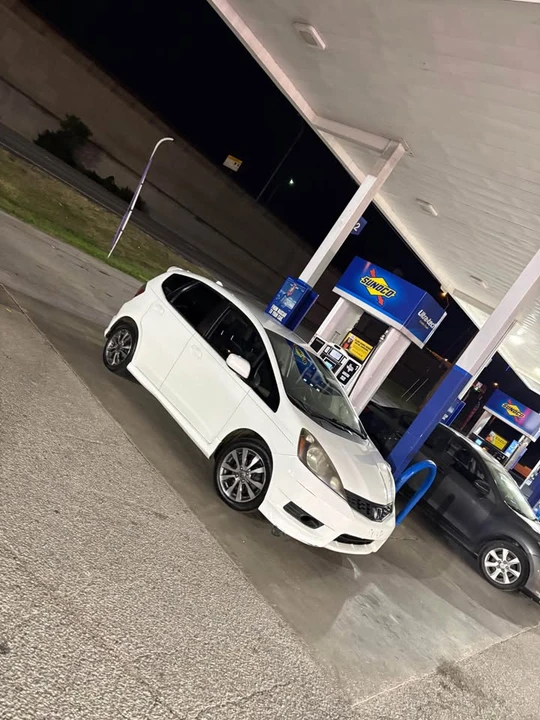 2013 Honda Fit - Image 2 of 3