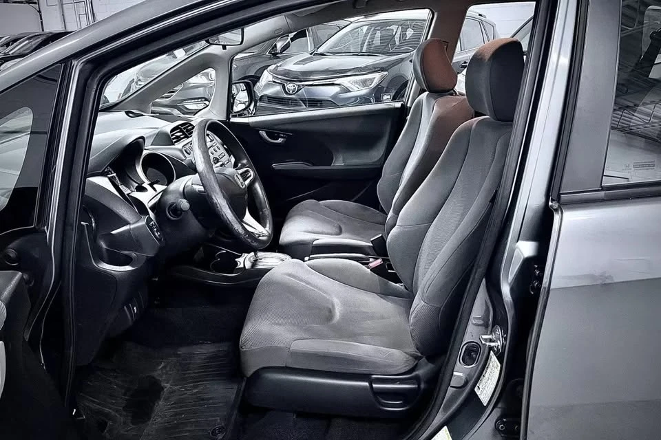 2013 Honda Fit - Image 9 of 19