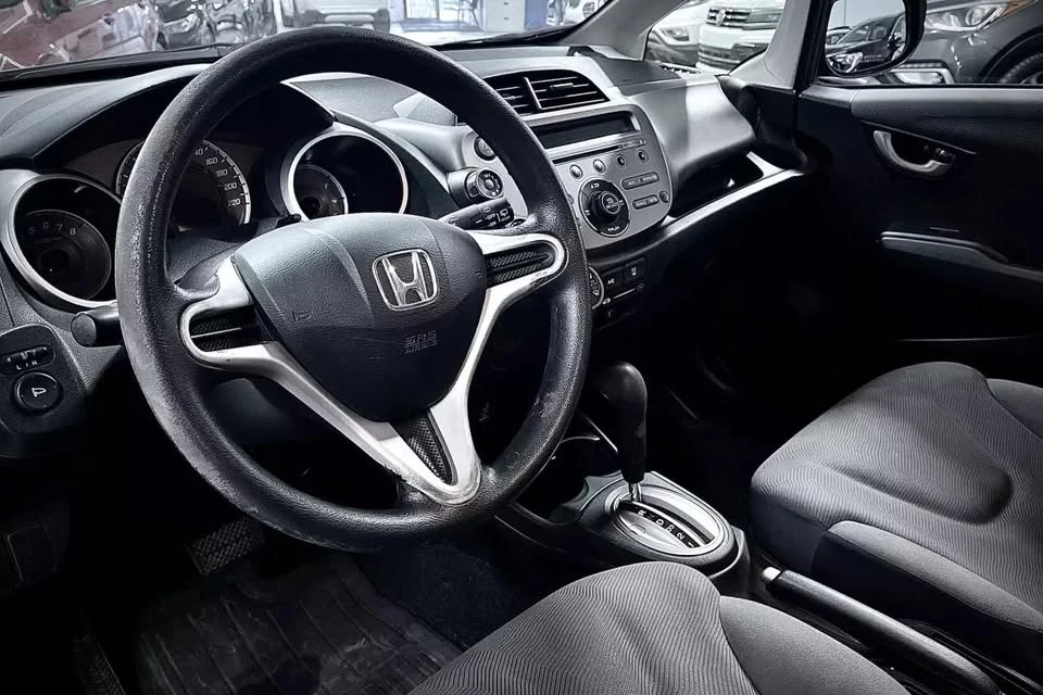 2013 Honda Fit - Image 10 of 19