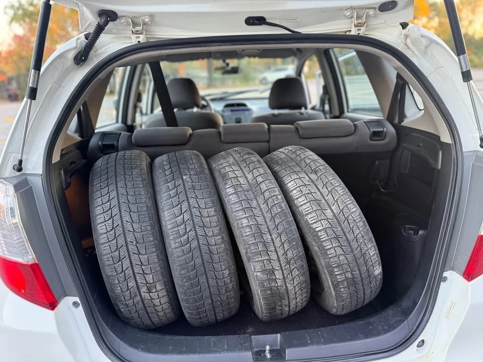 2013 Honda Fit - Image 10 of 11