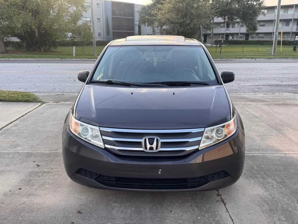 2013 Honda Odyssey - Image 2 of 11