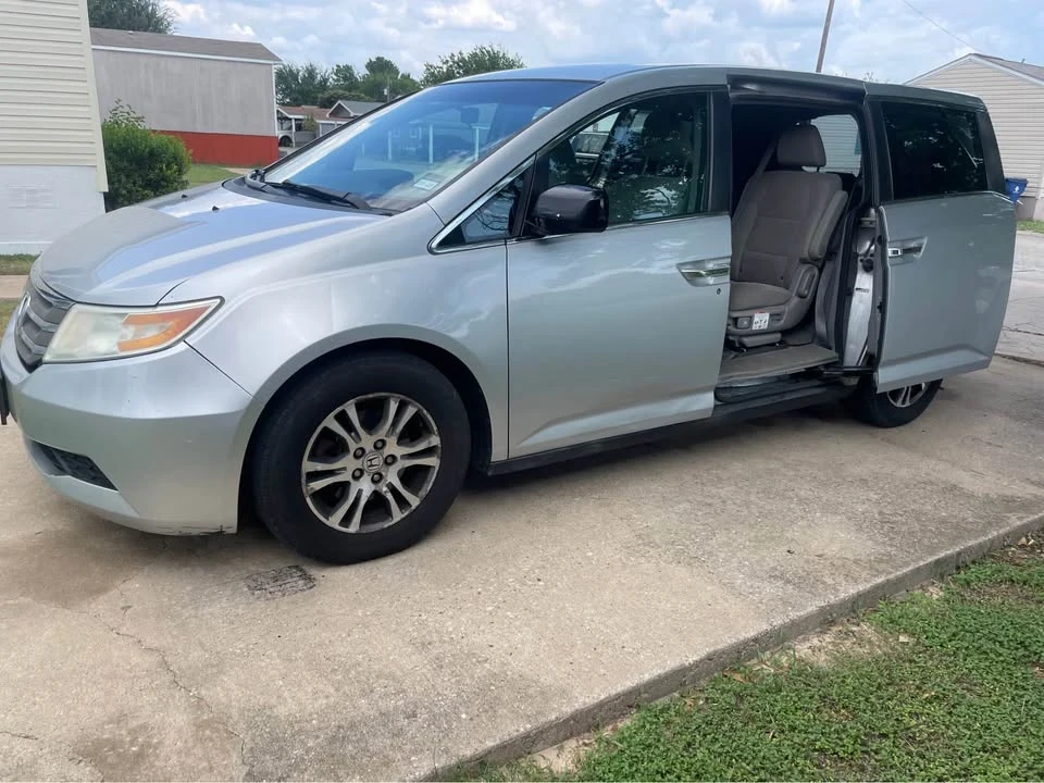2013 Honda Odyssey - Image 4 of 9