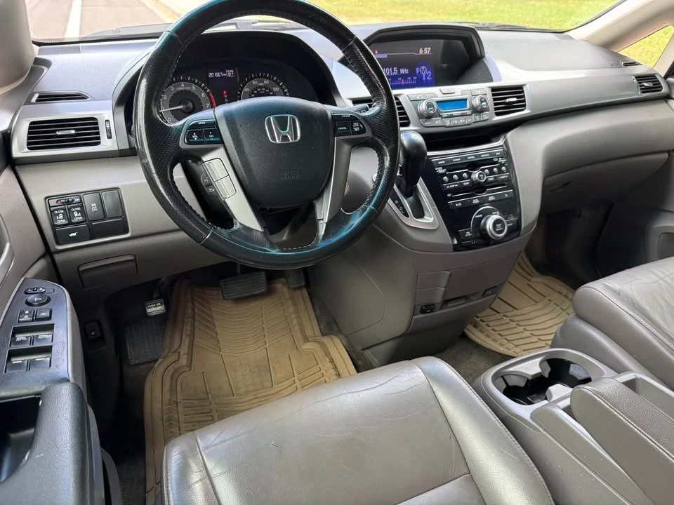 2013 Honda Odyssey - Image 18 of 20
