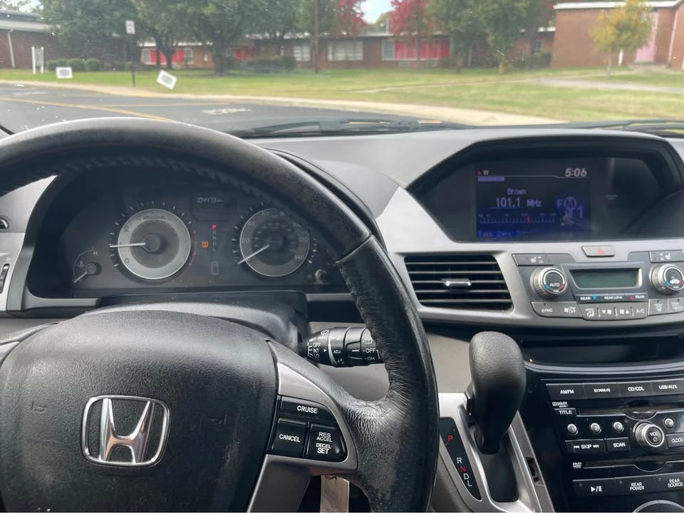 2013 Honda Odyssey - Image 11 of 12