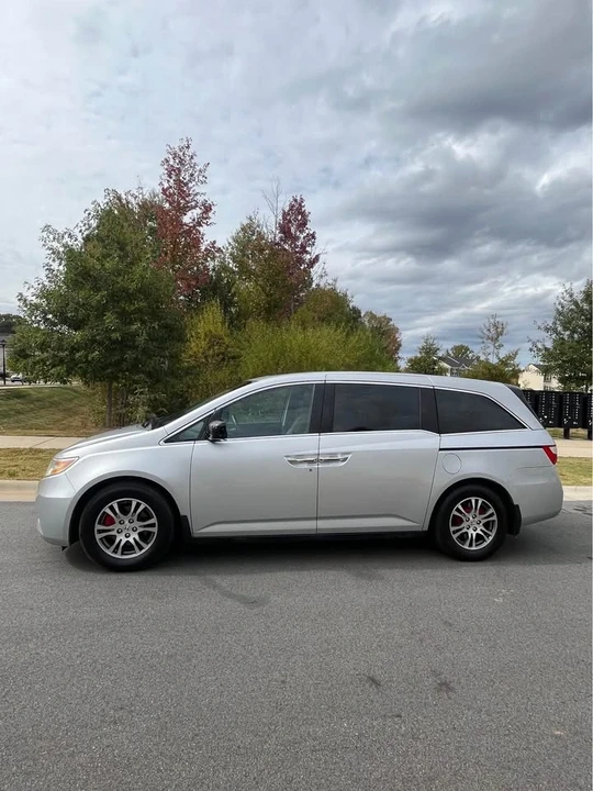 2013 Honda Odyssey - Image 2 of 18