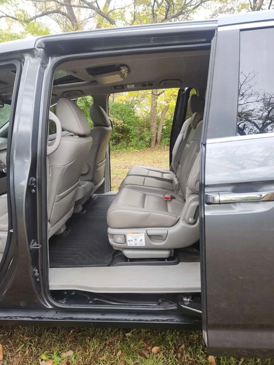 2013 Honda Odyssey - Image 10 of 17