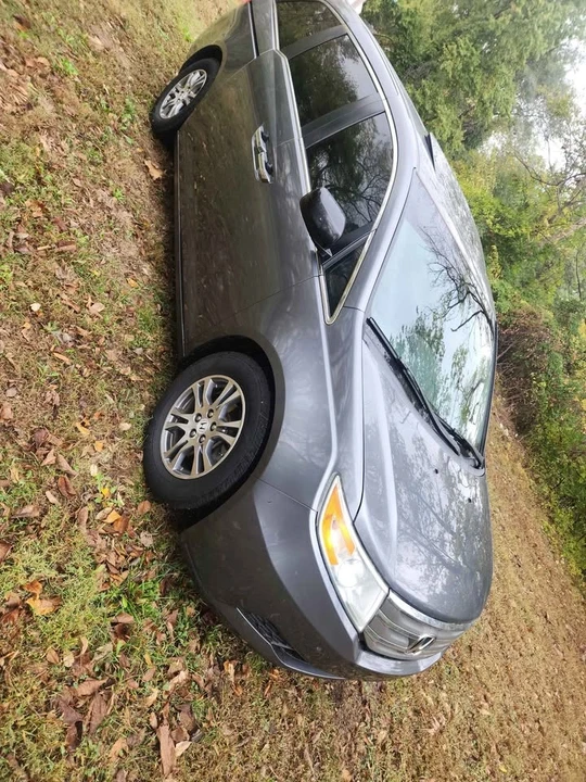 2013 Honda Odyssey - Image 2 of 17