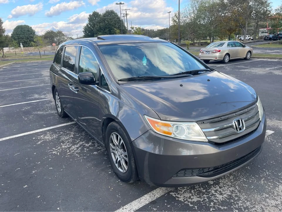 2013 Honda Odyssey - Image 2 of 12