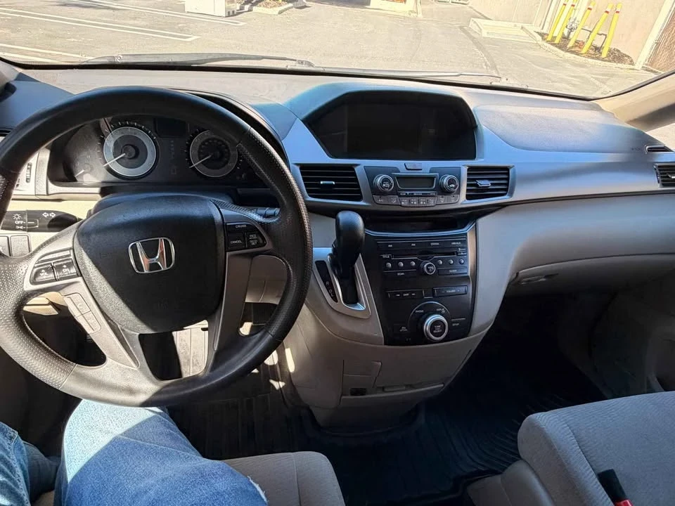 2013 Honda Odyssey - Image 10 of 11