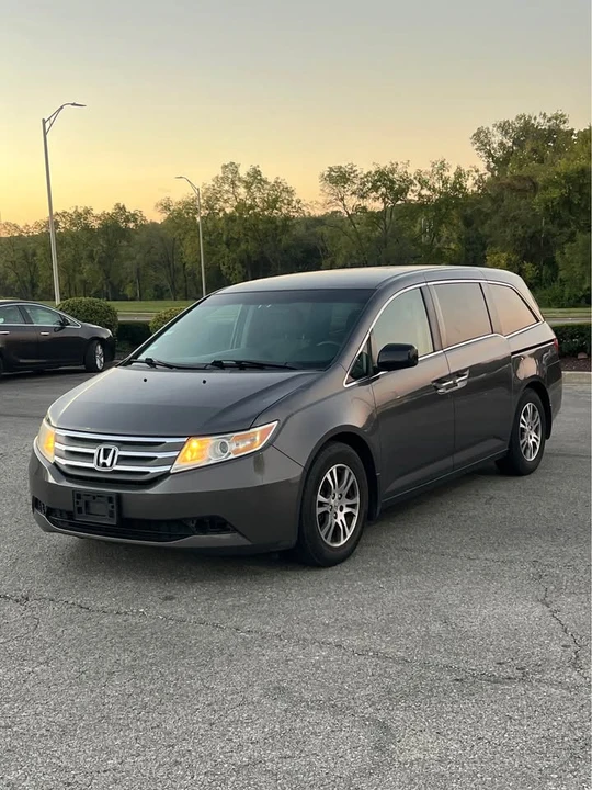 2013 Honda Odyssey - Image 2 of 16