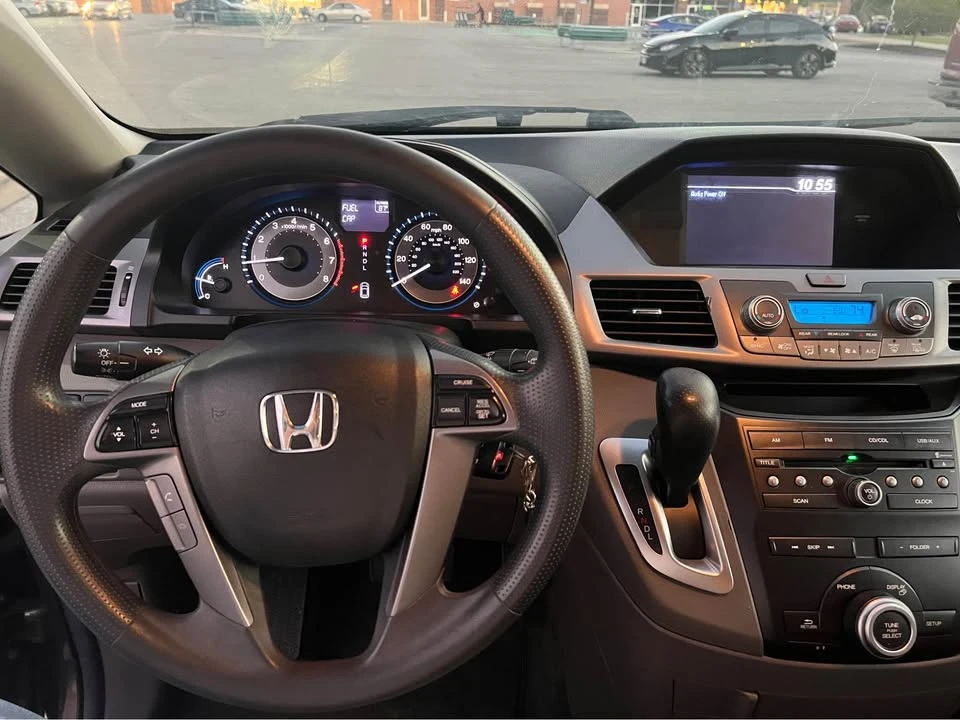 2013 Honda Odyssey - Image 10 of 16