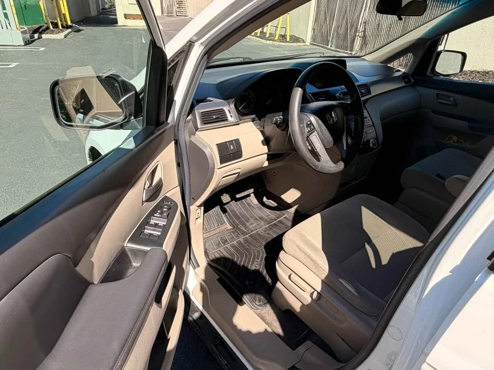 2013 Honda Odyssey - Image 6 of 11